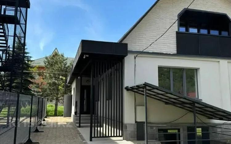 Отдельный дом · 7 комнат · 260 м², мкр Коктобе, Радлова 80 за 1.8 млн ₸ в Алматы, Медеуский р-н — фото 15