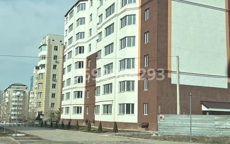 3-комнатная квартира, 86 м², 2/8 этаж, Алтын аулыл 14