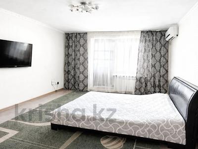 1-бөлмелі пәтер · 40 м² · 4/5 қабат, мкр 8, Братьев Жубановых 298, бағасы: 10 000 ₸ в Актобе