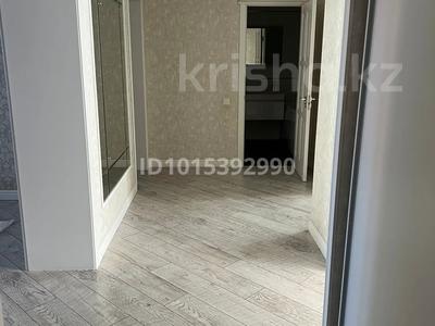 3-комнатная квартира · 90 м² · 1/5 этаж, мкр Кадыра Мырза-Али, Абулхайыр хана 171/1 за 250 000 ₸ в Уральске