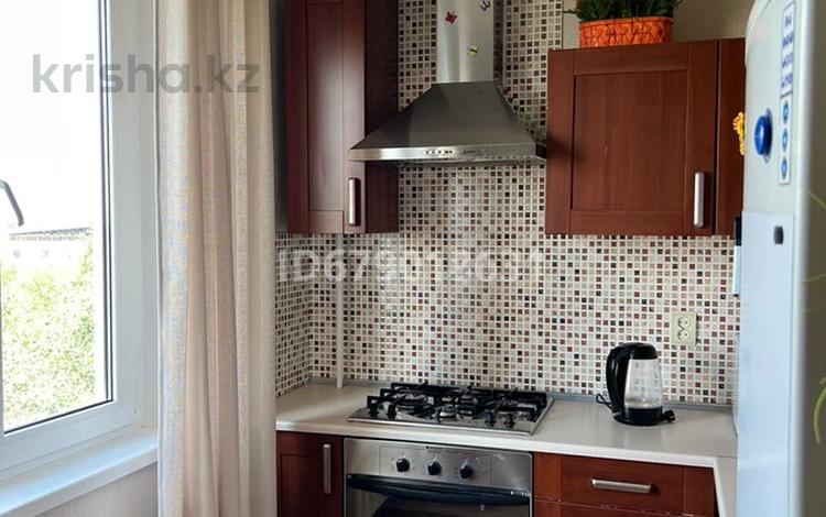2-бөлмелі пәтер · 55 м² · 5/9 қабат, 10 микрорайон, бағасы: 150 000 ₸ в Аксае — фото 2