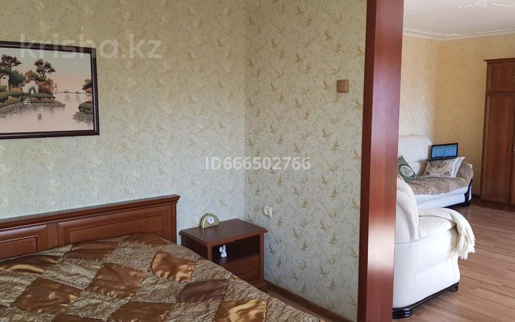 Отдельный дом • 4 комнаты • 190 м² • 12 сот., 14 микрорайон 30 за 30 млн 〒 в Лисаковске — фото 2