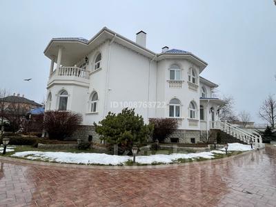 Отдельный дом · 7 комнат · 607 м², С.Саургалиева 1 А за ~ 1.9 млн 〒 в Атырау, мкр Жилгородок