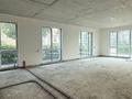 5-бөлмелі пәтер · 250 м² · 1/3 қабат, Мирас ш/а. 116, бағасы: 590 млн ₸ в Алматы, Бостандыкский р-н — фото 5