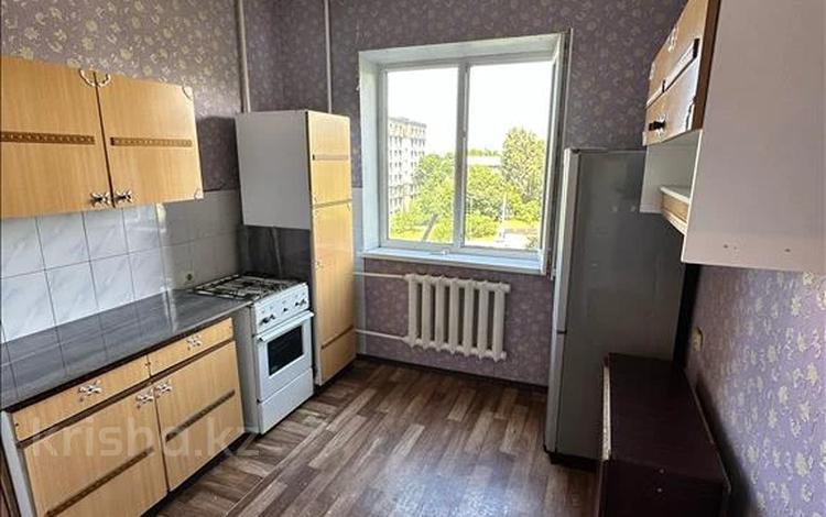 1-бөлмелі пәтер, 40 м², 5/9 қабат, мкр Аксай-4, бағасы: 22.5 млн 〒 в Алматы, Ауэзовский р-н — фото 16