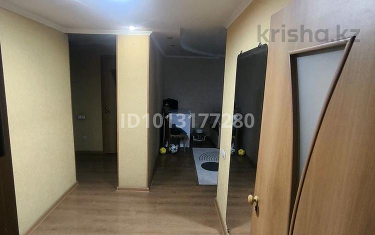 4-комнатная квартира · 83 м² · 3/5 этаж, мкр Михайловка , Крамского — Академическая за 26.9 млн ₸ в Караганде, Казыбек би р-н — фото 2