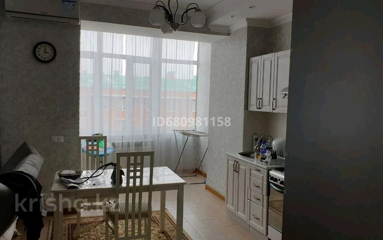 1-комнатная квартира · 50 м² · 7/7 этаж, проспект Назарбаева 233/2 за 250 000 ₸ в Уральске — фото 2