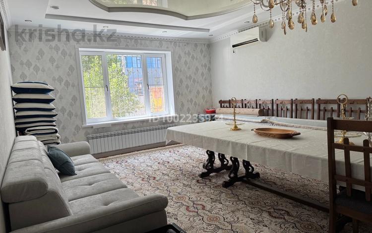 Отдельный дом · 4 комнаты · 230 м² · 10 сот., мкр Жеруйык, Нарембаев 48 за 75 млн 〒 в Атырау — фото 2