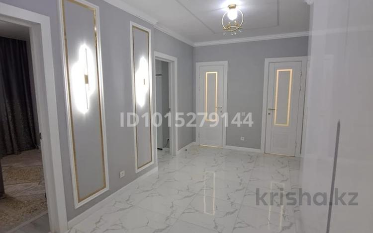 3-комнатная квартира · 83 м² · 8/9 этаж, Самал 99/1 за 39 млн ₸ в Уральске — фото 2