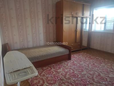 Отдельный дом · 1 комната · 45 м², М.горького за 80 000 〒 в Атырау