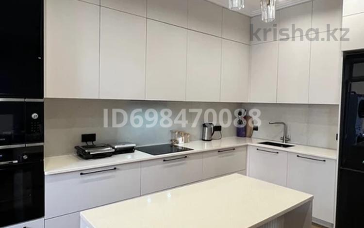 3-комнатная квартира · 87 м² · 8/12 этаж, Улы Дала 33 за 68 млн ₸ в Астане, Есильский р-н — фото 2