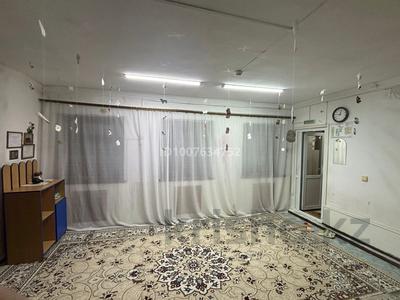 3-комнатная квартира · 130 м² · 1/5 этаж, мкр. Зачаганск пгт, 25 чапаевская дивизия 2 за 200 000 〒 в Уральске