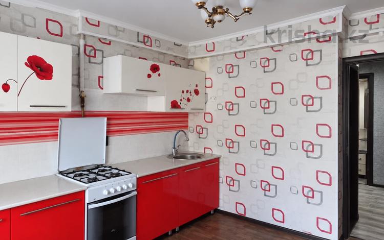 1-комнатная квартира · 38 м² · 1/5 этаж, мкр 4 14 за 110 000 ₸ в Уральске — фото 2