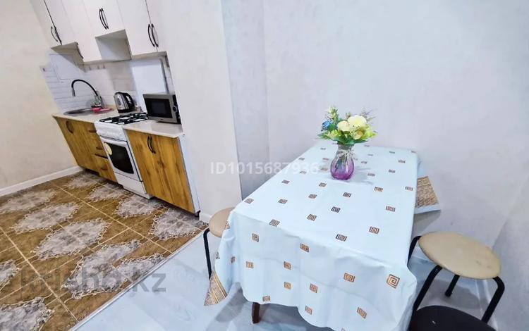 2-бөлмелі пәтер · 75 м² · 2/5 қабат, 12-ш/а. 13, бағасы: 9 000 ₸ в Актау, 12-й мкр — фото 2