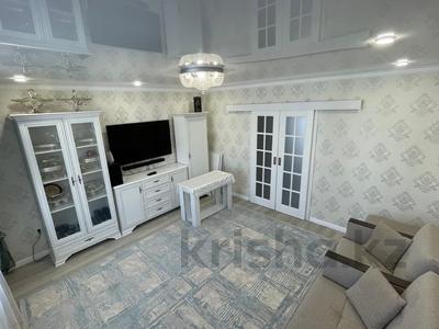 4-комнатная квартира, 84.5 м², 5/5 этаж, Майкудук, мкр Голубые пруды 11 за 29 млн 〒 в Караганде, Алихана Бокейханова р-н