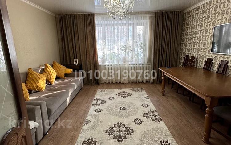 4-комнатная квартира · 85 м² · 1/5 этаж, мкр Юго-Восток, Мкр Степной 1 за 32 млн ₸ в Караганде, Казыбек би р-н — фото 2