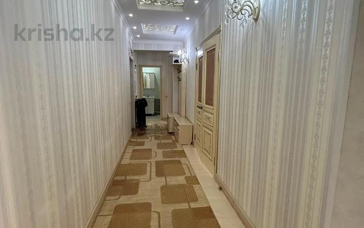 3-комнатная квартира · 122.2 м² · 5/10 этаж, 16-й мкр 63 за 37.5 млн ₸ в Актау — фото 10