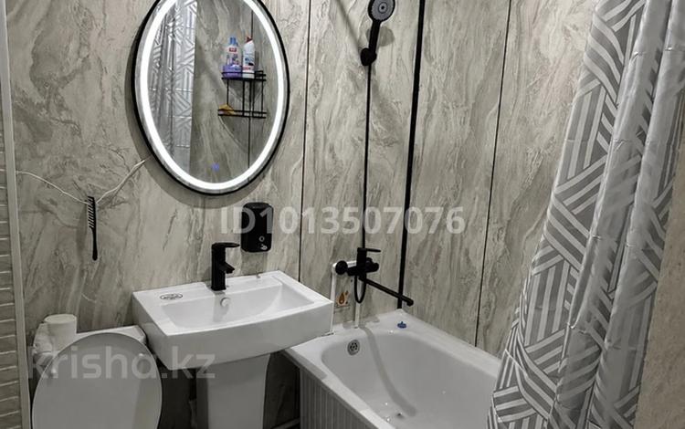 1-комнатная квартира · 44 м² · 2/5 этаж, 8-й микрорайон 58 — Гостиница Шымкент за 12 000 ₸ в Туран р-н — фото 2