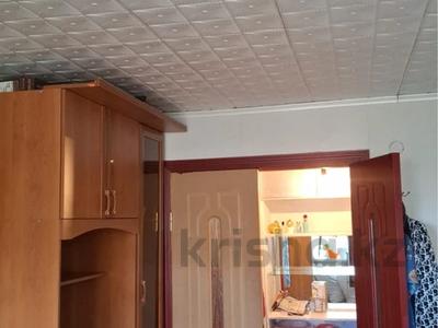 2-бөлмелі пәтер · 50 м² · 4/5 қабат, мкр 5 — Дом Ветеранов, бағасы: 12 млн 〒 в Актобе, мкр 5