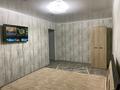 1-комнатная квартира · 33 м² · 2/5 этаж, Хамида чурина 162 — Школьник , жд вокзал за 10 000 ₸ в Уральске