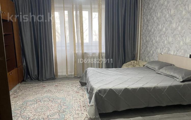 1-комнатная квартира · 56 м² · 4/9 этаж, Победы 16 — Ауэзова Иртышская за 10 000 ₸ в Семее — фото 58