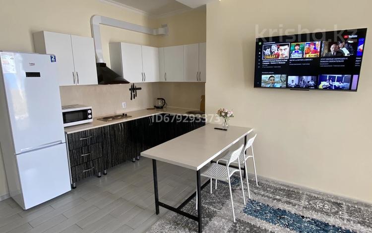 3-комнатная квартира · 80 м² · 5/19 этаж, 7-й мкр, Мкр.7а 21 за 320 000 ₸ в Актау — фото 2