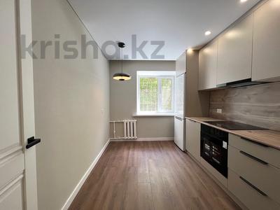 3-комнатная квартира · 72.3 м² · 2/5 этаж, Бухар Жырау 54 — ЦУМ за 33 млн 〒 в Караганде, Казыбек би р-н