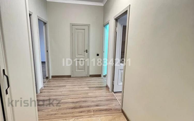 3-бөлмелі пәтер · 80 м² · 2/5 қабат, Просп. Абулхаир Хана 66к3, бағасы: 36.5 млн ₸ в Атырау, мкр Авангард-2 — фото 16
