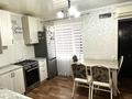 3-бөлмелі пәтер · 64.2 м² · 4/5 қабат, 5-й мкр 27 — Рынок «Волна», бағасы: 16 млн ₸ в Актау — фото 2