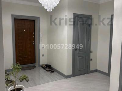 2-бөлмелі пәтер · 87 м² · 4/5 қабат, мкр. Алтын орда 21м — напротив ДОСТЫҚ ,НИШ, бағасы: 36.5 млн ₸ в Актобе
