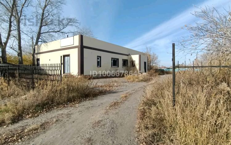 Свободное назначение, офисы, магазины и бутики, склады, общепит, бани, гостиницы и зоны отдыха, развлечения · 276.4 м² за 3.5 млн 〒 в Узунколе — фото 2