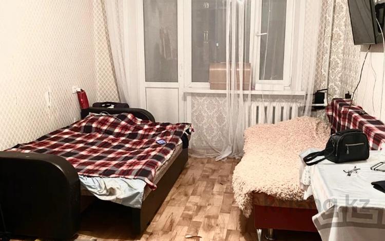 1-комнатная квартира · 30.7 м² · 4/5 этаж, Майкудук, 15й микрорайон за 7 млн ₸ в Караганде, Алихана Бокейханова р-н — фото 2