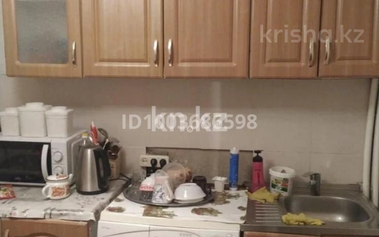 3-бөлмелі пәтер · 64 м² · 6/9 қабат, мкр Юго-Восток, 30й микрорайон 5, бағасы: 25 млн ₸ в Караганде, Казыбек би р-н — фото 3