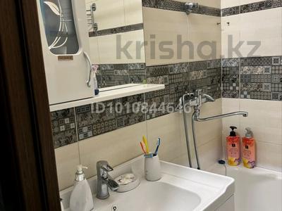 3-комнатная квартира · 68 м² · 1/5 этаж, мкр Тастак-2 33 за 45 млн ₸ в Алматы, Алмалинский р-н