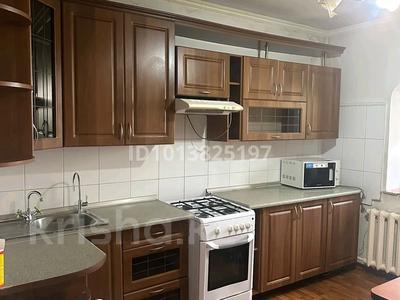 2-комнатная квартира · 52 м² · 5/5 этаж, мкр Аксай-4 53 — Со стороны момышулы заходите и прям с левой стороны дома магазин есть за 250 000 ₸ в Алматы, Ауэзовский р-н