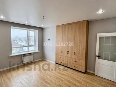 2-комнатная квартира · 60 м² · 1/7 этаж, ул. Сарытогай 13 за 30 млн ₸ в Астане, Есильский р-н