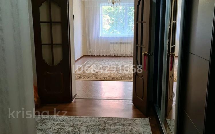 1-комнатная квартира · 58 м² · 2/5 этаж, Алии Молдагулова 50 Б — Гипермаркет Дина за 130 000 ₸ в Актобе — фото 12