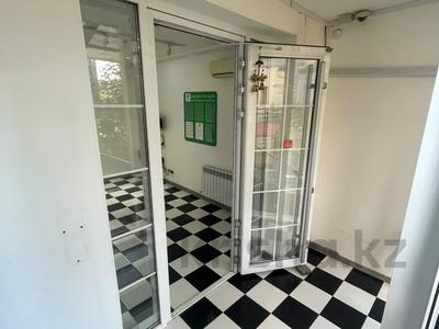 Свободное назначение, офисы, магазины и бутики, общепит, салоны красоты, медцентры и аптеки, образование, кабинеты и рабочие места, студии · 40 м² за 400 000 ₸ в Астане, Есильский р-н