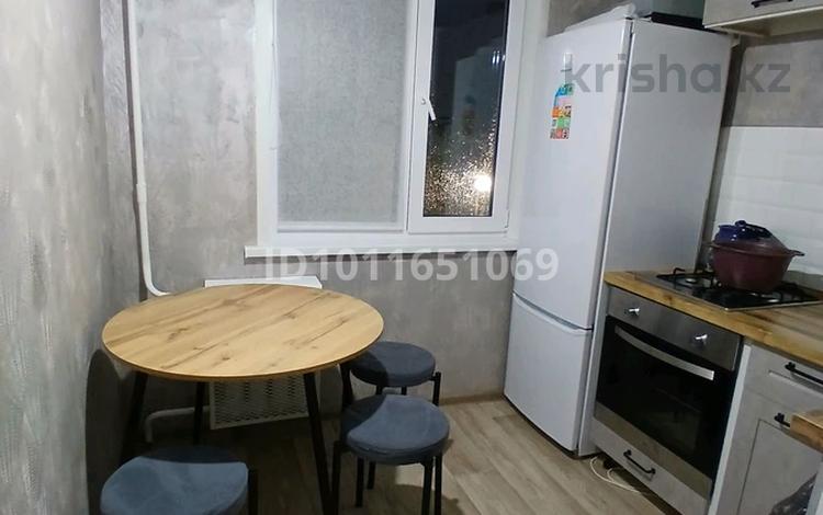 2-комнатная квартира · 43 м² · 3/5 этаж, Саратовская 20 — Жазира 20 школа темиртауская за 15 000 ₸ в Уральске — фото 2