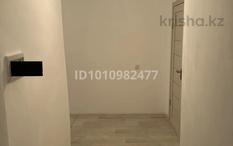 2-бөлмелі пәтер · 57 м² · 3/7 қабат, жана кала Есым хан 19/1 17 кв, бағасы: 18 млн ₸ в Туркестане — фото 2