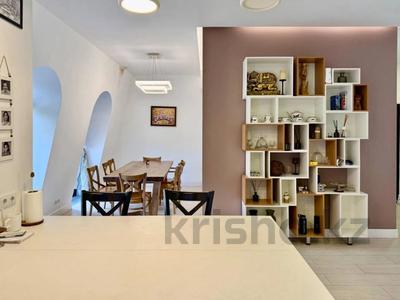 3-комнатная квартира · 280 м² · 4/4 этаж, Керей-Жәнібек хандар 29 — Аль Фараби за 170 млн ₸ в Алматы