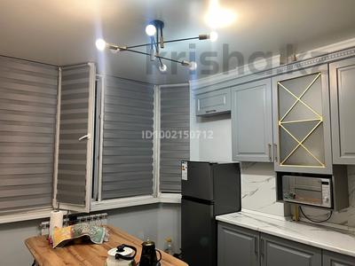Аренда квартир в Алматы: 3-комнатная квартира · 75 м² · 4/6 этаж, мкр Аксай-4 16а за 350 000 〒 3-комнатная квартира · 75 м² · 4/6 этаж, мкр Аксай-4 16а за 350 000 〒 в Алматы, Ауэзовский р-н