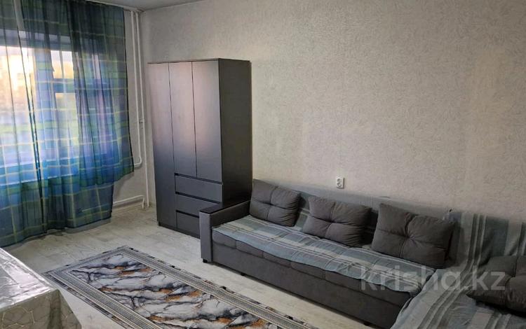 1-комнатная квартира · 38 м² · 6/9 этаж, мкр Аксай-4 83 за 200 000 ₸ в Алматы, Ауэзовский р-н — фото 2