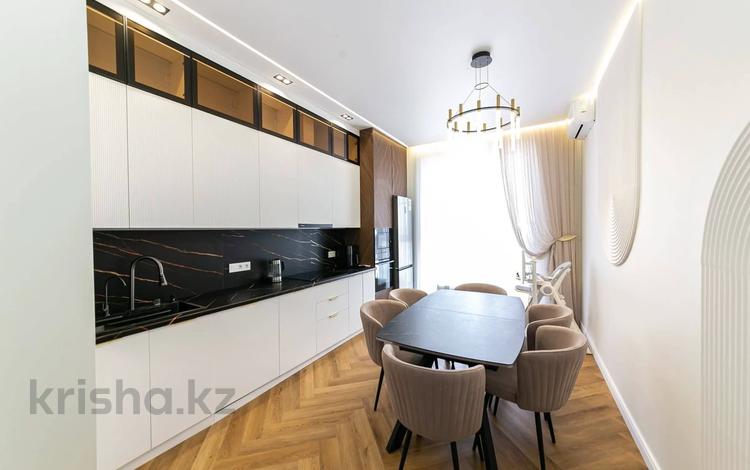 3-комнатная квартира · 100 м² · 10/14 этаж, Кайым Мухамедханов 1, 1/1, 1/2 за 950 000 ₸ в Астане, Нура р-н — фото 6