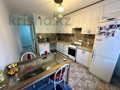 2-комнатная квартира · 70 м² · 2/5 этаж, мкр Думан-2 7 за 350 000 ₸ в Алматы, Медеуский р-н
