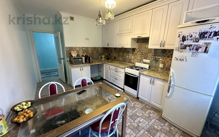2-бөлмелі пәтер · 70 м² · 2/5 қабат, Думан-2 ш/а. 7, бағасы: 350 000 ₸ в Алматы, Медеуский р-н — фото 2