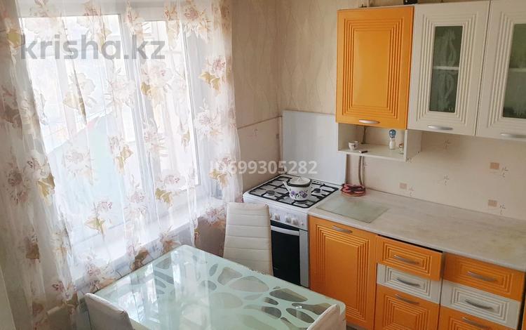 2-комнатная квартира · 43 м² · 2/5 этаж, мкр Северо-Восток за 140 000 ₸ в Уральске — фото 5
