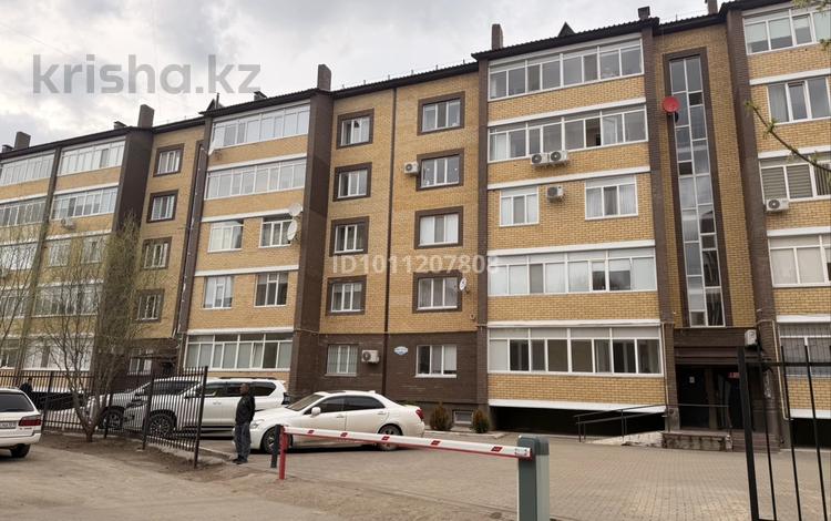 3-бөлмелі пәтер · 103 м² · 2/5 қабат, Северо-Восток ш/а., Север-Восток 2 32/3, бағасы: 45 млн ₸ в Уральске, мкр Северо-Восток — фото 2