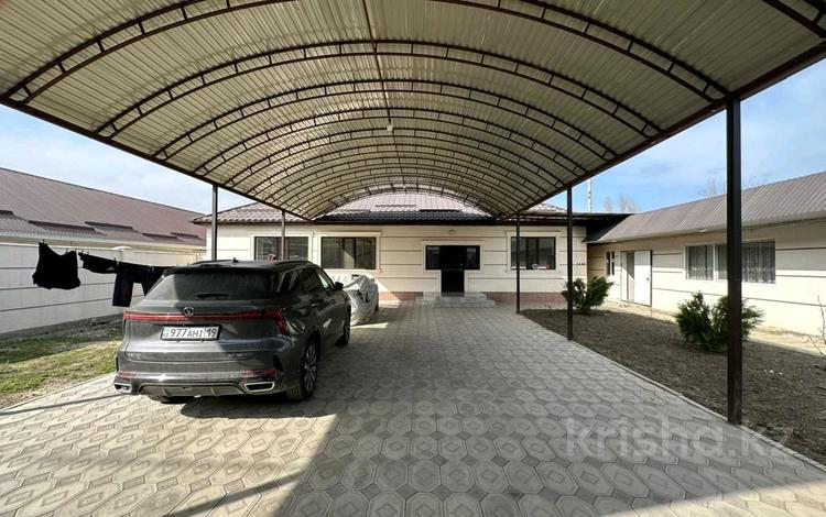 Отдельный дом · 6 комнат · 220 м² · 10 сот., Резника 34 за 55 млн ₸ в Карабулаке — фото 2