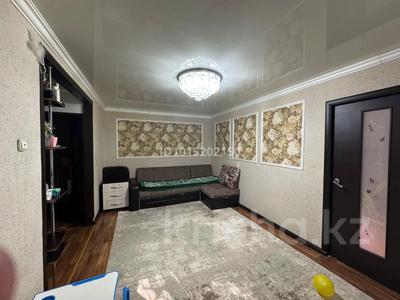 2-комнатная квартира · 45 м² · 1/5 этаж, Майкудук, 12й микрорайон 19 за 11 млн ₸ в Караганде, Алихана Бокейханова р-н